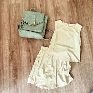 Wayre snap top in green